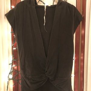 Short sleeve twist top with hood